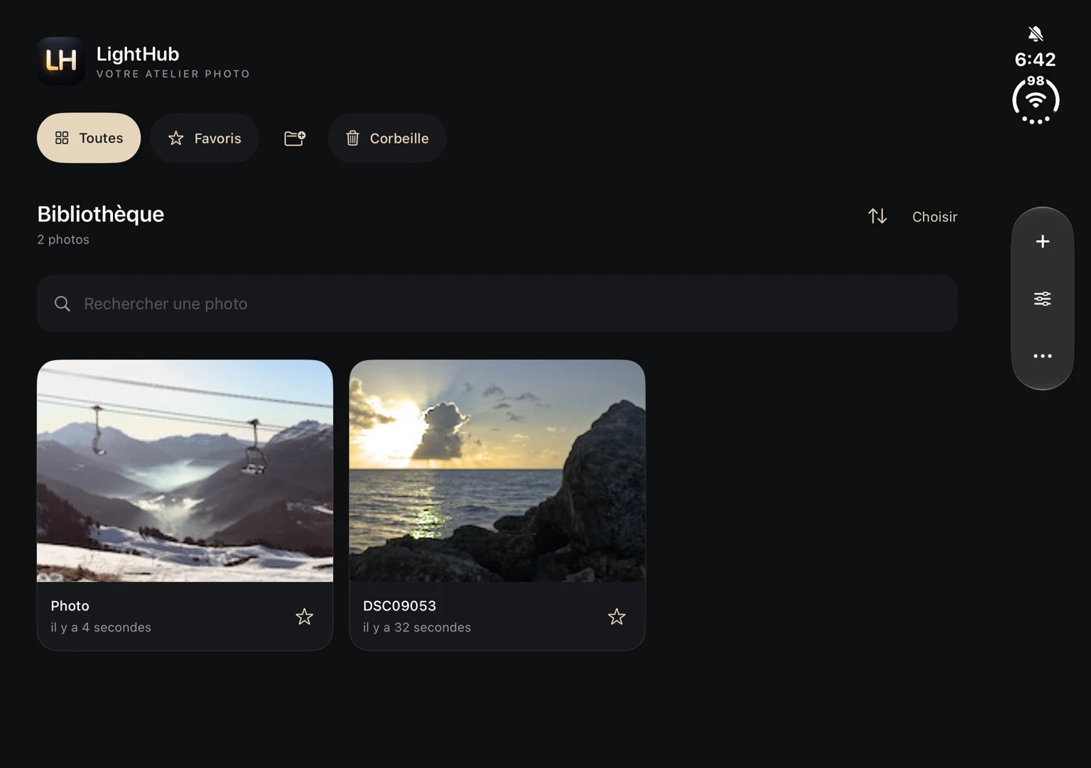 Search, favorites and recently deleted photos in a simple workspace.