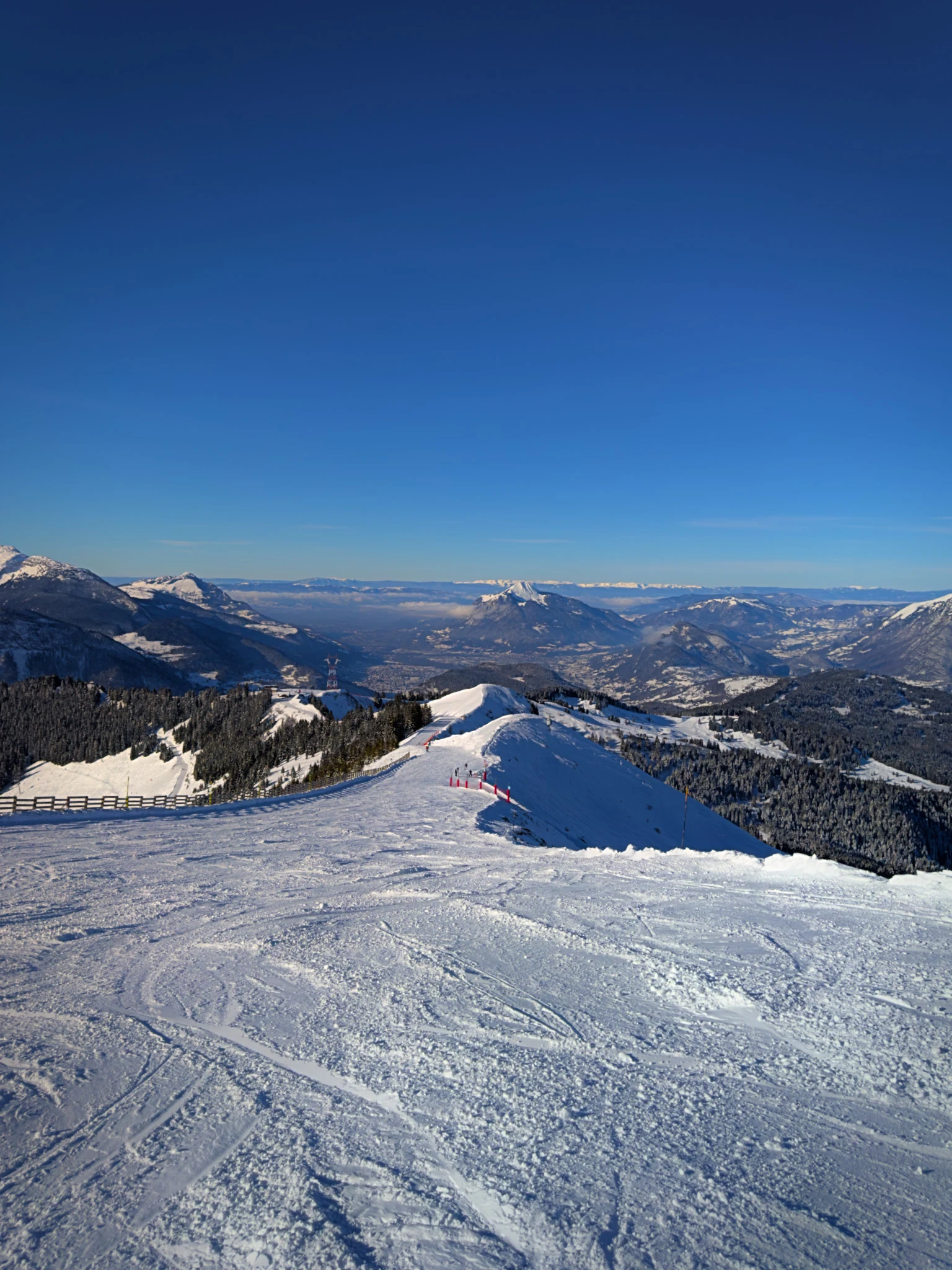 Après : paysage de montagne enneigé